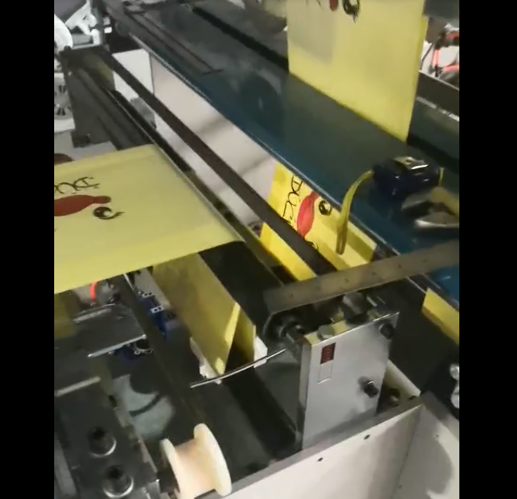 拉链袋制袋机之手提袋